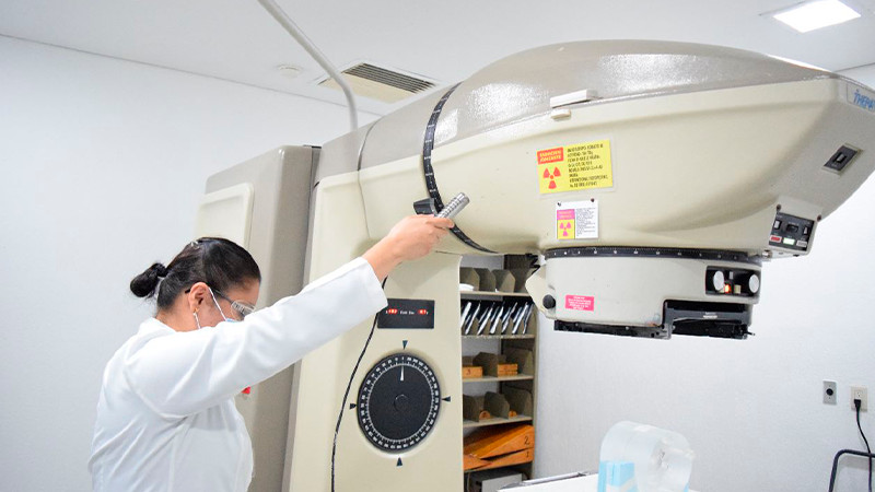 Gobierno de Michoacán brinda tratamientos sin costo a pacientes con cáncer