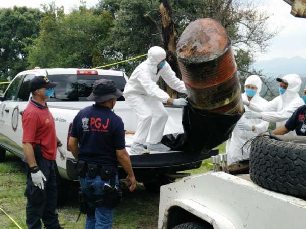Localizan cuerpo putrefacto al interior de tambo en Tzintzuntzan, Michoacán - Foto 0 