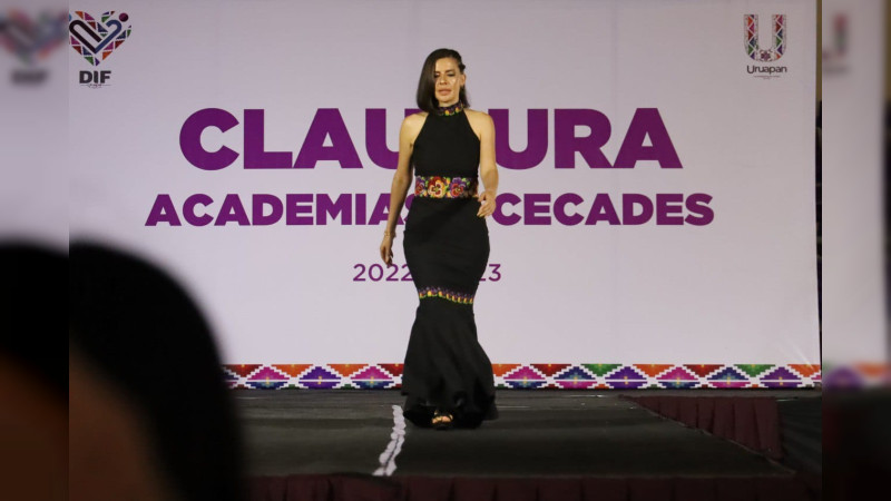 Yadira Ramírez acompaña a graduados de Academias y Cecades en Uruapan