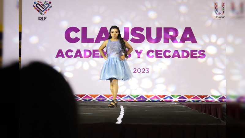 Yadira Ramírez acompaña a graduados de Academias y Cecades en Uruapan