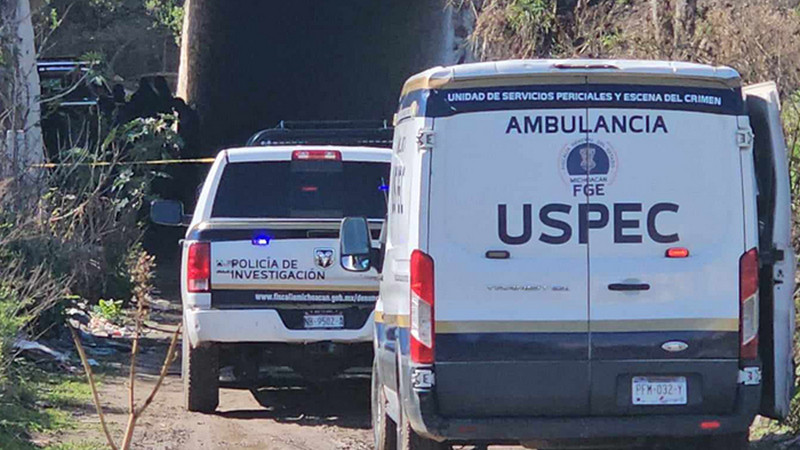 Hombre muerto es hallado debajo de un puente en la carretera Morelia-Pátzcuaro 