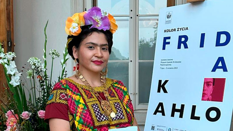 Presentan exposición “El color de la vida: Frida Kahlo” en Palacio Real Łazienki de Varsovia 