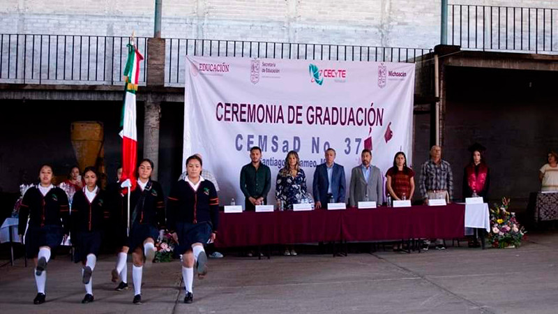 Listos para el mercado laboral más de 5 mil egresados del Cecytem
