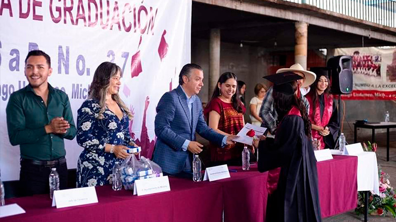 Listos para el mercado laboral más de 5 mil egresados del Cecytem