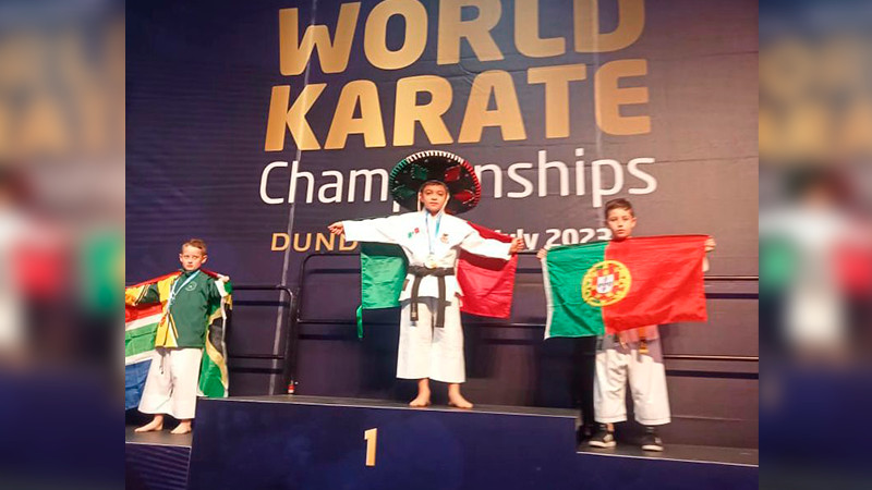 Conquista Christopher Ángeles medalla de oro en Campeonato Mundial de Karate 