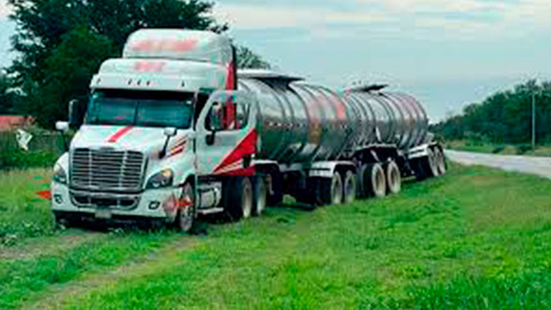 Guardia Nacional asegura camiones con cisternas ocultas para huachicol en Tula  