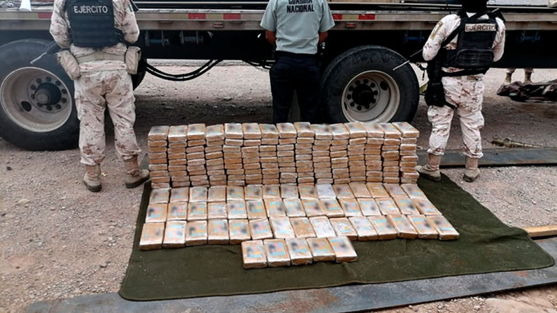 En Sonora, aseguran alrededor de 200 paquetes con cocaína ocultos en camión 