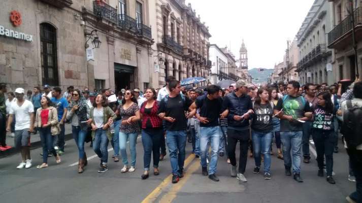 Inicia marcha para que sean liberados los 39 estudiantes normalistas  