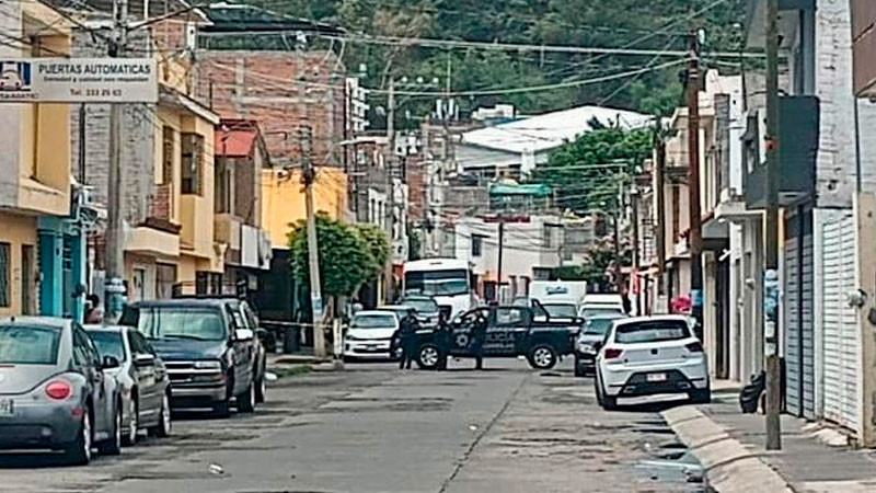 Se registra intensa movilización policiaca en Morelia, Michoacán, llevan a cabo un cateo  