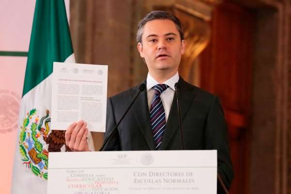 Normales son y continuarán siendo pilar en formación de maestros: Nuño Mayer - Foto 0 