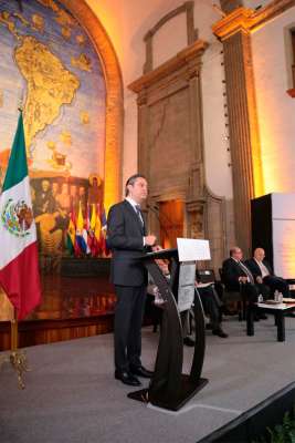 Normales son y continuarán siendo pilar en formación de maestros: Nuño Mayer - Foto 1 