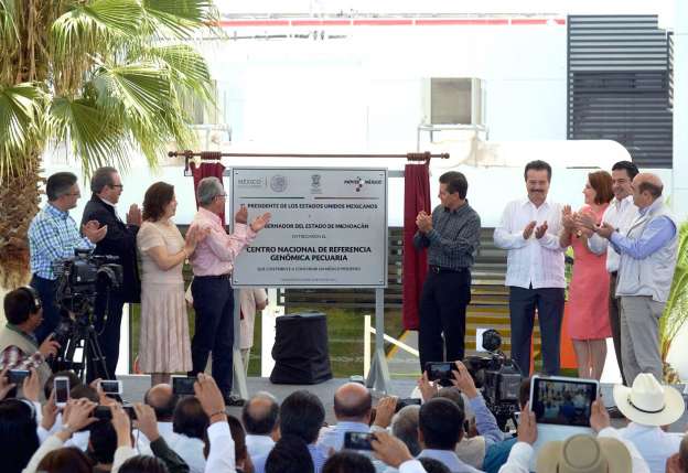 México es ya una potencia pecuaria, destaca el presidente Enrique Peña Nieto en Vista Hermosa, Michoacán - Foto 1 