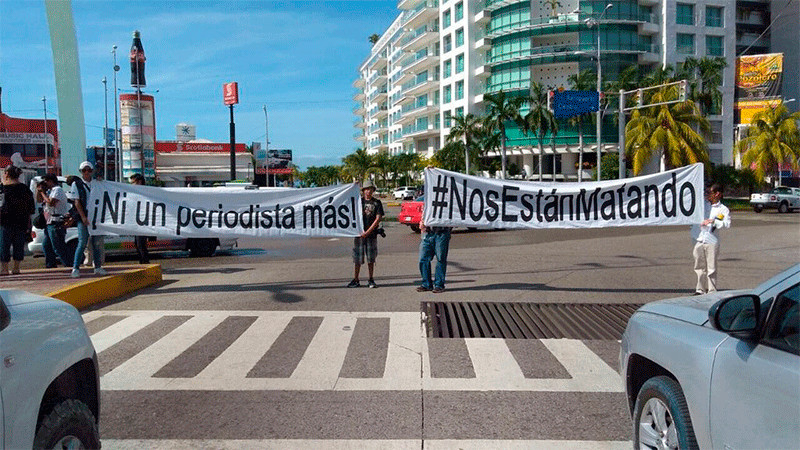 Periodistas protestan en Acapulco por asesinato de periodista Nelson Matus 