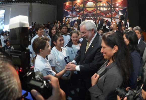 Reducir el presupuesto a la educación superior generaría un problema al país a mediano plazo, advierte el rector de la UNAM - Foto 3 