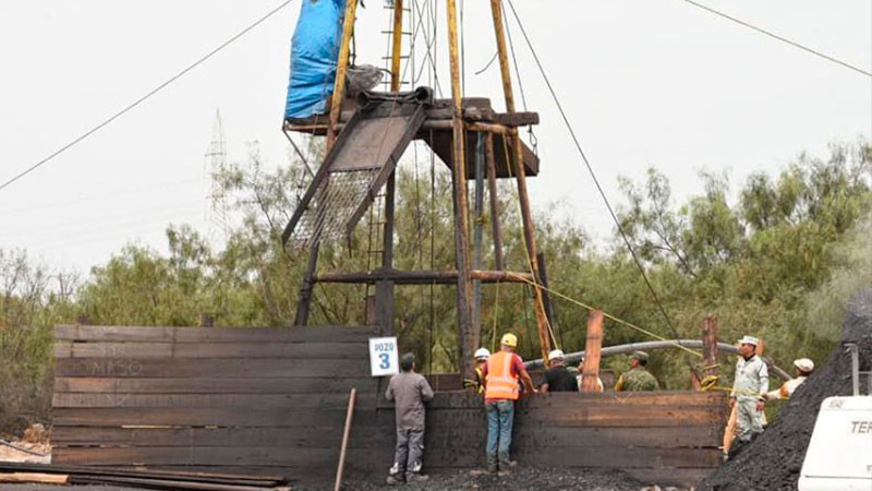 Mueren dos mineros en accidente en pozo de carbón en Coahuila 