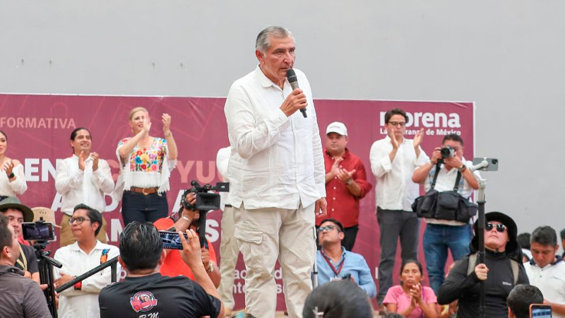 Reconoce Adán Augusto que hay cuentas pendientes en materia de salud en Yucatán 