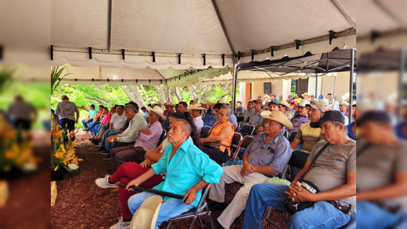 Entrega Sader apoyos a productores para modernizar infraestructura de riego 