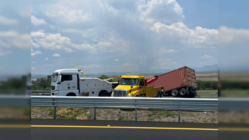 Choque en la Autopista de Occidente, deja tres personas muertas