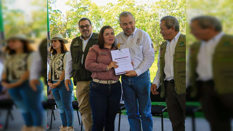 Alfredo Ramírez Bedolla reconoce el trabajo de brigadistas forestales de Uruapan