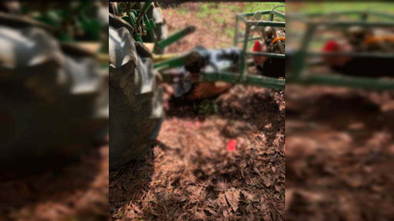 En Tancítaro un hombre muere por accidente con su tractor 