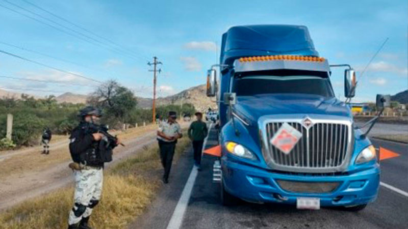 En San Luis Potosí, aseguran camión con aproximadamente 63 mil litros de hidrocarburo 