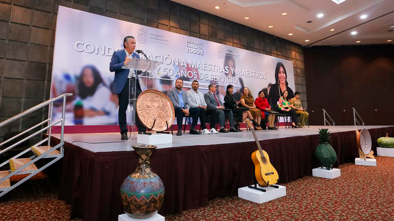 Michoacán tiene profesores comprometidos con la enseñanza: Luis Navarro 