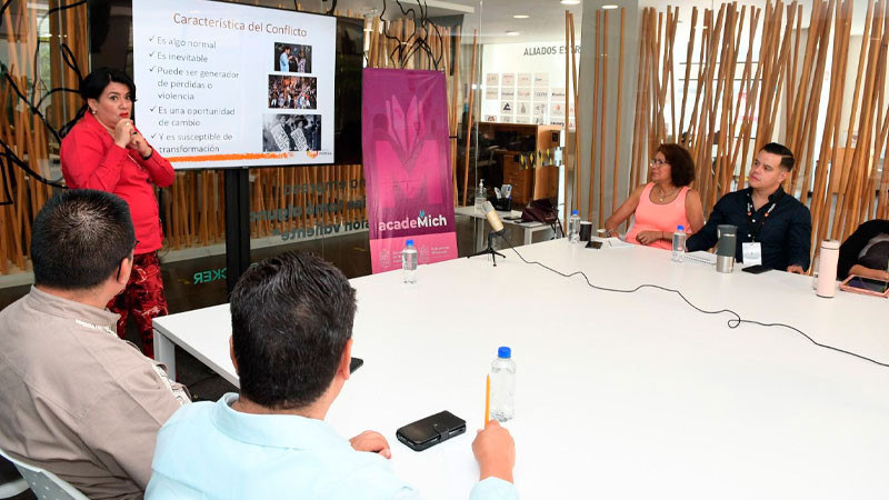 Sedeco capacita a emprendedores en liderazgo y equipos de trabajo, en Michoacán 