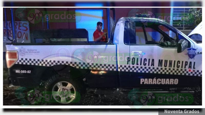 En Apatzingán hombres armados incendian patrulla de la Policía Municipal de Parácuaro 