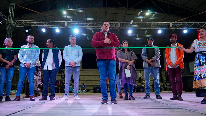 Inaugura Nacho Campos el Primer Festival de Danzas Tradicionales y Bailes Mestizos en Uruapan
