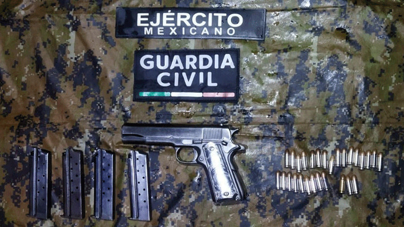 Detienen a cinco en posesión de arma de fuego, cargadores y cartuchos útiles, en Apatzingán, Michoacán  