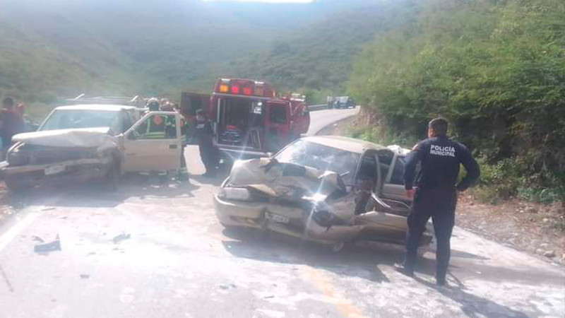 Choque frontal sobre la carretera San Juan del Río-Xilitla en Querétaro deja una persona muerta y ocho heridas  