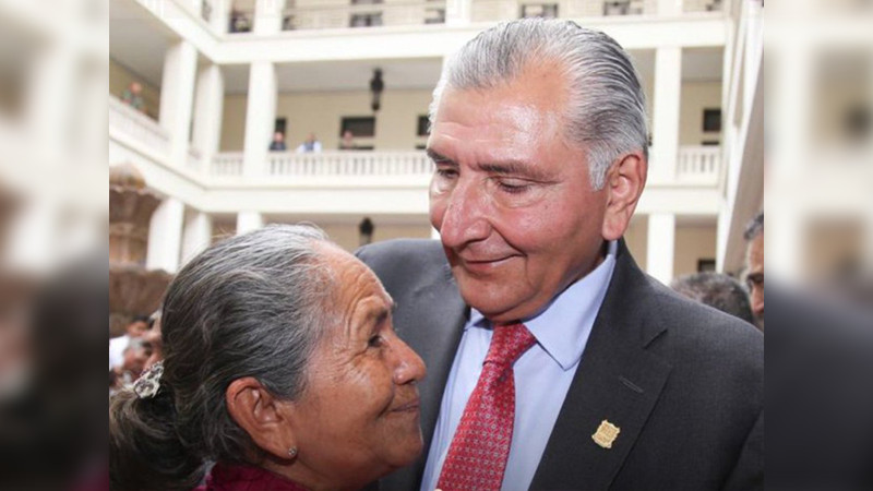 Promete Adán Augusto disminuir edad para pensión Bienestar 