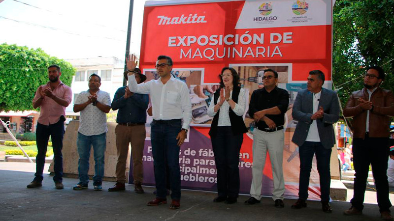José Trinidad Lara López, inauguró la primera Exposición de Maquinaria y Utilería en Ciudad Hidalgo 