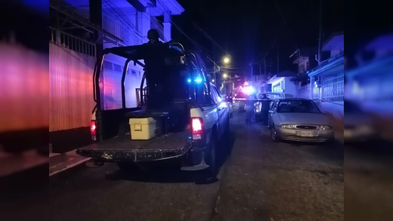 Asesinan a joven mujer en la puerta de su casa en Uruapan 