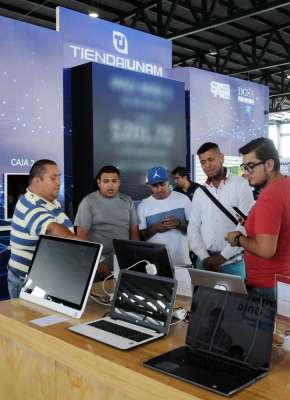 Se inaugura la Feria de Útiles Escolares y Cómputo UNAM 2016  - Foto 3 