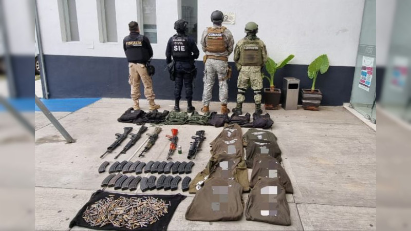 Capturan a célula del crimen organizado en Zitácuaro: Aseguran rifles de grueso calibre y granada de fragmentación 