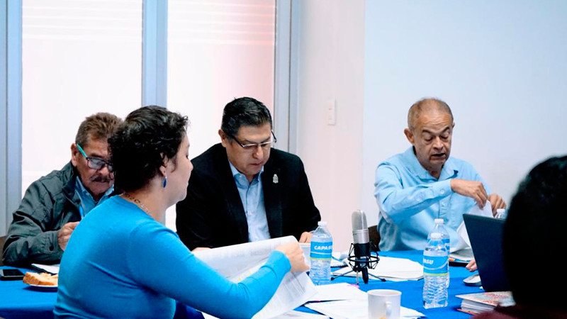 Entrega Nacho Campos vehículos a inspectores de Medio Ambiente en Uruapan 