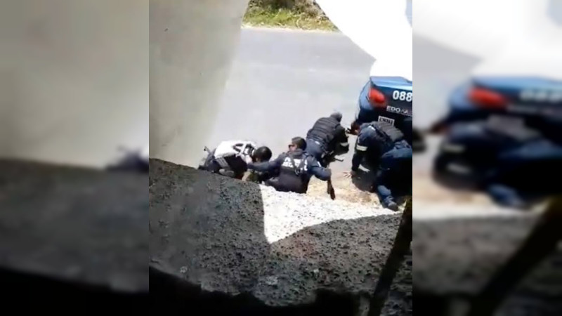 Emboscan a policías en La Huacana, Michoacán 