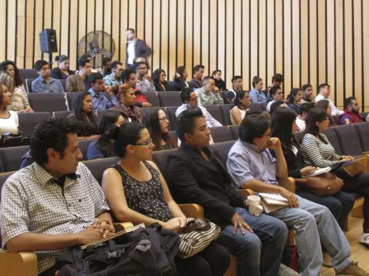 UMSNH imparte curso para jóvenes emprendedores migrantes‏ - Foto 0 