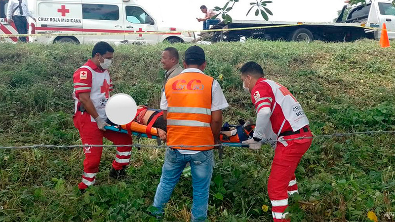 Accidente vial en Tabasco deja cuatro migrantes hondureños muertos y seis heridos 