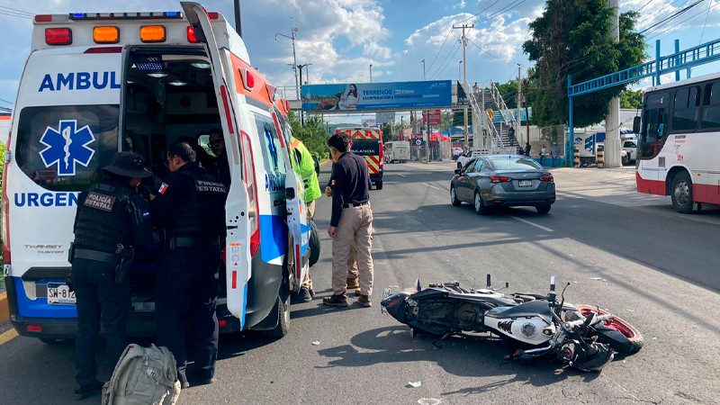 Dos heridos graves en accidente sobre Paseo Constituyentes, en Corregidora, Querétaro 