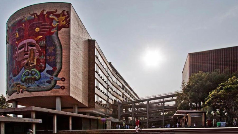 Asaltan a estudiantes de la UNAM en la Facultad de Medicina 