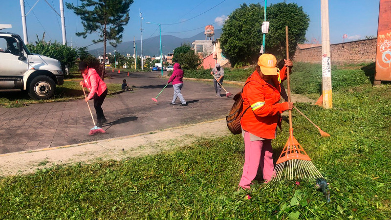 Vecinos de Arko San Antonio, en Morelia, se suman a jornada de limpieza 