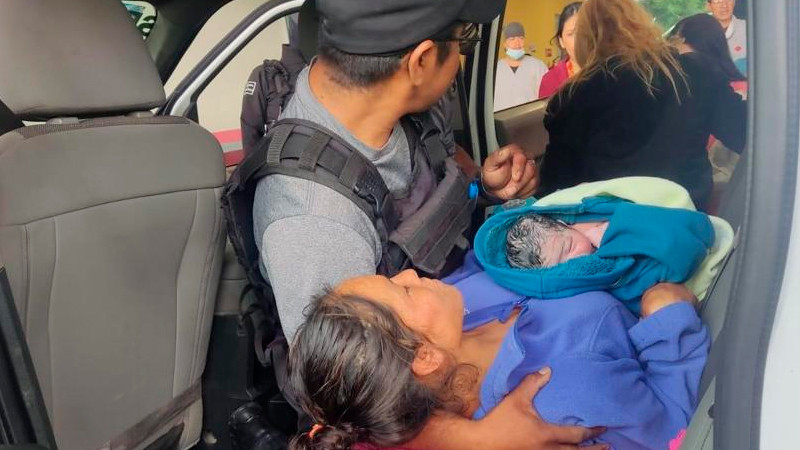 Sano y estable bebé que nació rumbo al hospital hace un mes, en Morelia, se encuentra internado por prevención, confirma la madre 