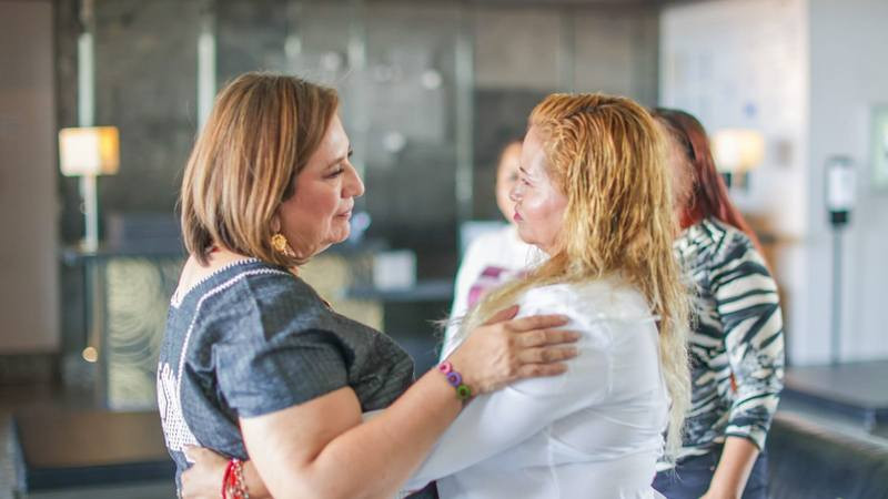 Xóchitl Gálvez se reúne con Cecilia Flores, líder de Madres Buscadoras de Sonora 