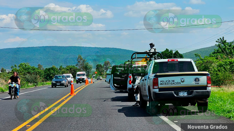 Hallan a hombre sin vida sobre la carretera Jacona-Los Reyes en Tangamandapio, Michoacán 