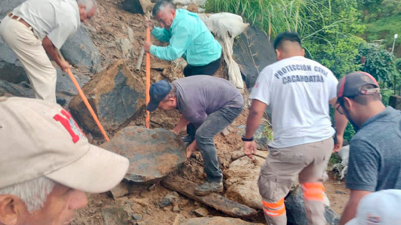 Onda tropical 17 y canal de baja presión en Chiapas dañan viviendas y carreteras en Chiapas 