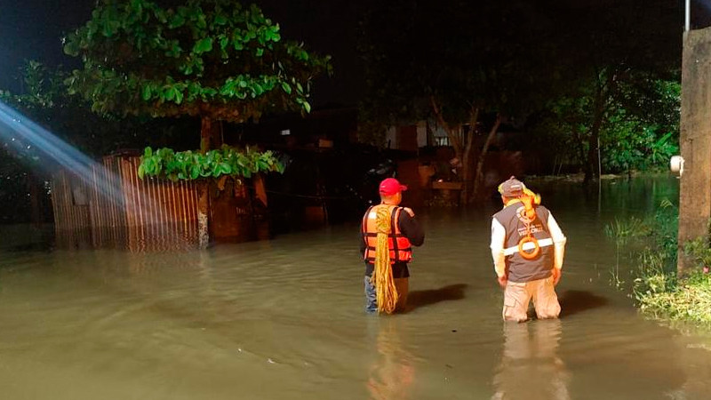 Lluvias torrenciales afectan más de 1000 casas en Veracruz 