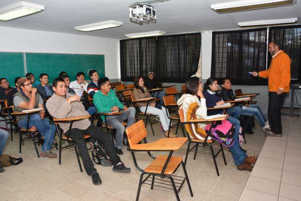 Mañana regresarán más de 55 mil estudiantes a sus actividades del ciclo escolar 20016-2017 en la UMSNH - Foto 0 