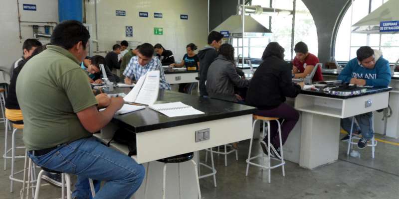 Mañana regresarán más de 55 mil estudiantes a sus actividades del ciclo escolar 20016-2017 en la UMSNH - Foto 1 